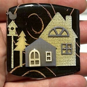 House Pin by Lucinda Excellent Condition